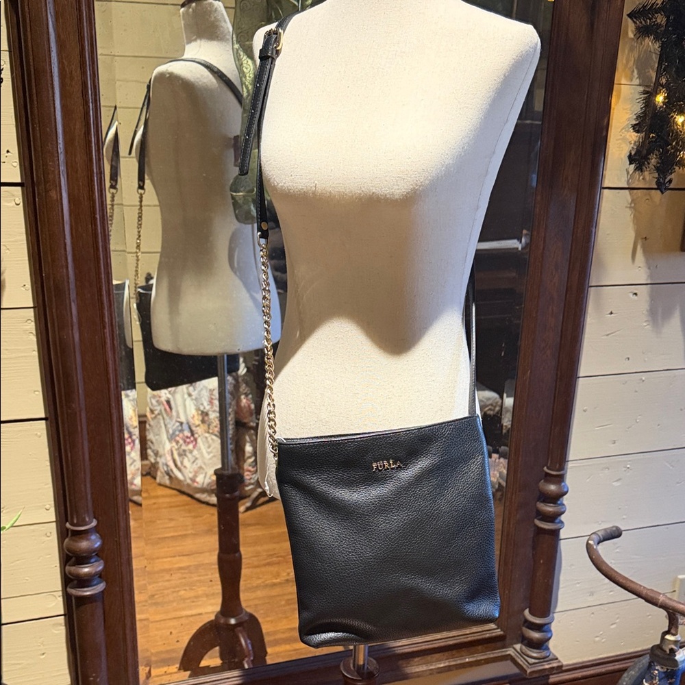 FURLA Black pebbled Leather Crossbody Bag